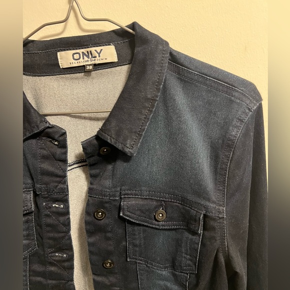 ONLY. Dark blue denim stretchy jean jacket. Size 38 or medium - Picture 4 of 5